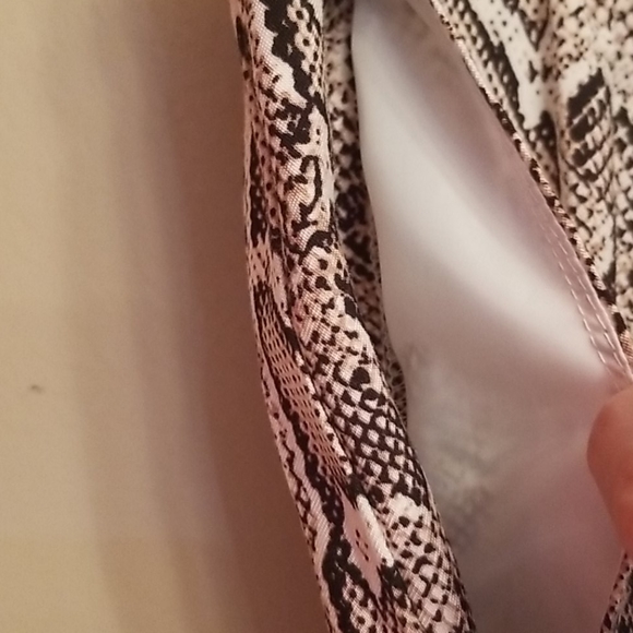 🆕️Snake print jogger cargo pants - Picture 6 of 7